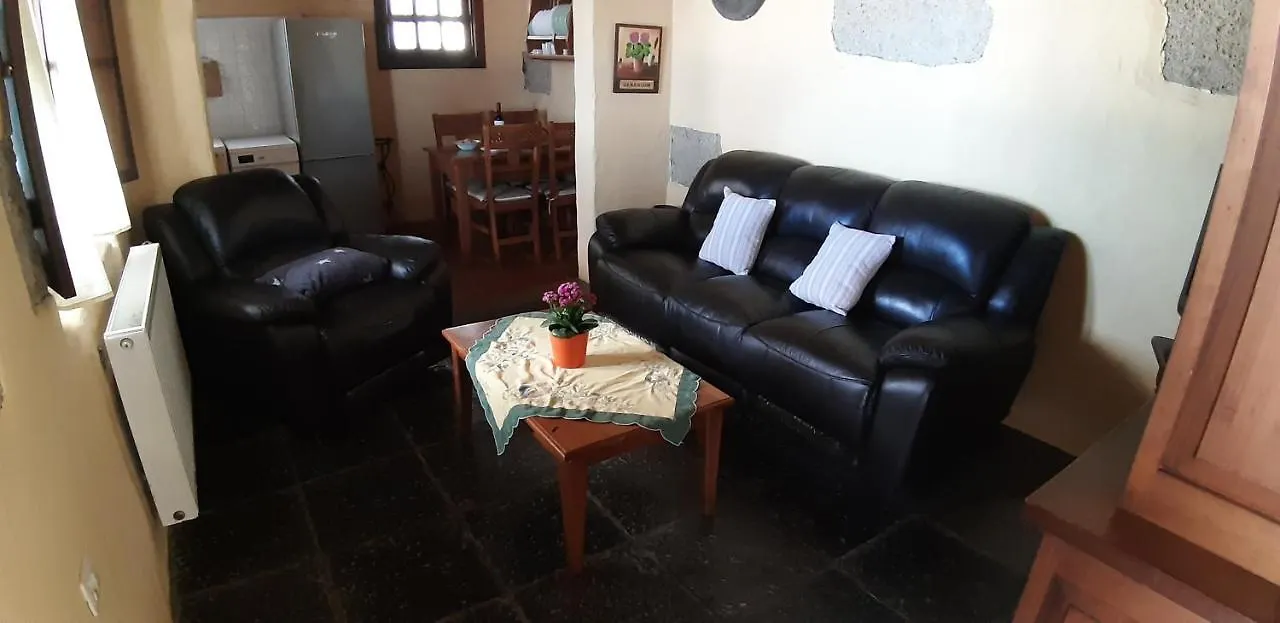 Farm stay Casa Rural Finca Las Dulces Chio  Spain