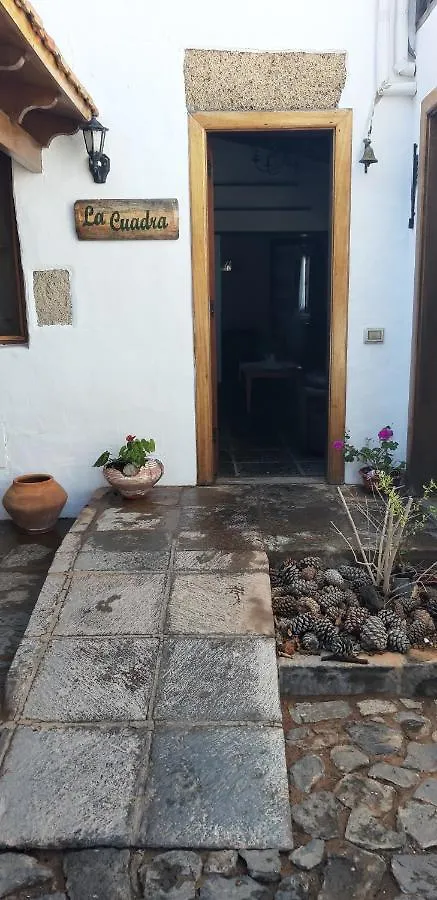 Casa Rural Finca Las Dulces Chío Κατάλυμα σε φάρμα